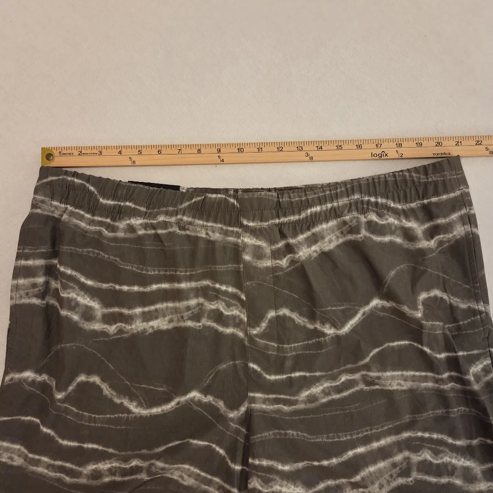 BANANA REPUBLIC NWT Hybrid Gray White Granite Quick Dry Performance Shorts SZ 2X